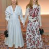 55-летняя Наоми Уоттс (слева) и ее младший ребенок Кай, 15 лет (справа) были двумя горошинами в стручке в понедельник, когда они вышли в стильных платьях на предосенний показ мод Dior в Бруклине.