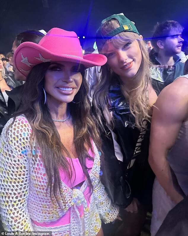 Тейлор Свифт встречается с Терезой Джудиче на фотографии, сделанной мужем звезды RHONJ Луисом Руэласом на фестивале Coachella.