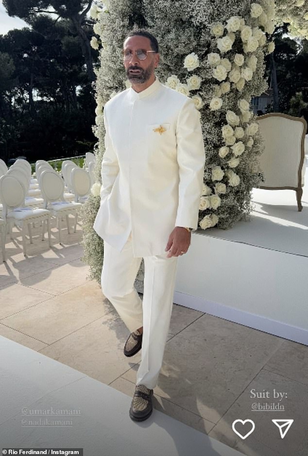В то время как Рио выглядел шикарно в полностью белом наряде, который он сочетал с кожаными туфлями и солнцезащитными очками.