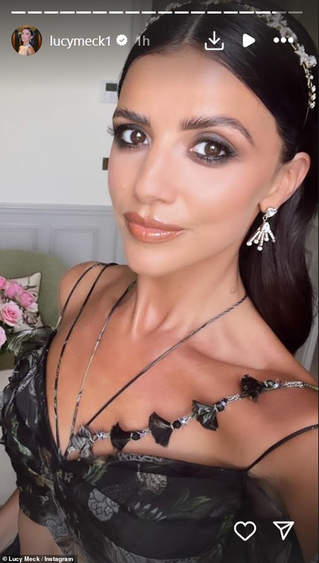 Люси выглядела невероятно, когда зашла в Instagram, чтобы продемонстрировать свой гламурный наряд для свадьбы в индийском стиле.