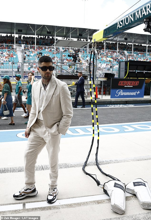 Бывший вокалист One Direction рассказал, что выйдет на сцену для своего дебютного сольного выступления в Shepherd's Bush Empire в Лондоне 17 мая - через девять лет после того, как он покинул знаменитый бойз-бенд.