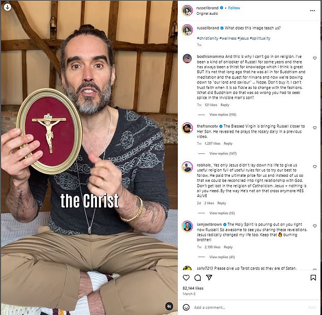 Брэнд более открыто обсуждает веру на своих страницах в социальных сетях и в видеороликах на YouTube, и на прошлой неделе его крестили.