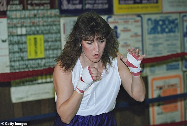 Кристи видела тренировку в Лас-Вегасе в октябре 1995 года.