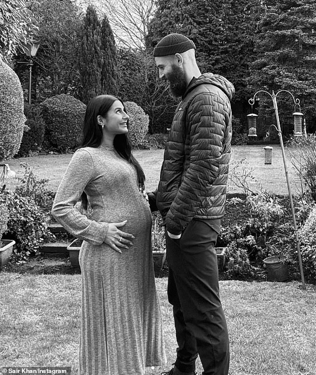 Саир сообщила о своей беременности радостным объявлением на своей странице в Instagram еще в декабре.