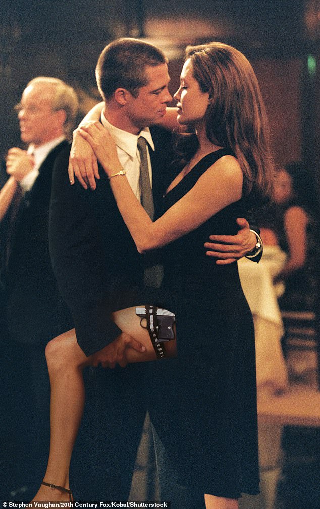 Анджелина и Брэд изображены в фильме 2005 года «Мистер и миссис Смит», где они познакомились, когда он еще был женат на Дженнифер Энистон.