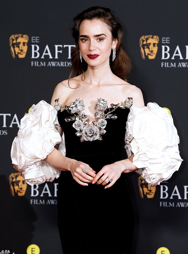 Лили Коллинз — 35-летняя актриса, снимающаяся в популярном сериале Netflix «Эмили в Париже».