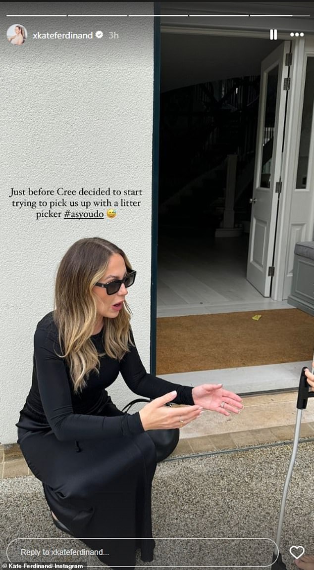 32-летняя Кейт пошла посмотреть, как подросток, который в 2022 году подписал контракт с командой «Чайка» U18, черпает гонг, прежде чем летом он вернется в семейный дом.