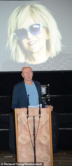 Дань уважения пришла от автора Trainspotting Ирвина Уэлша...