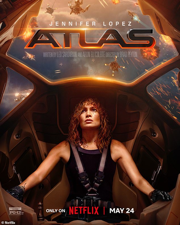 В центре внимания «Атласа» аналитик данных, не доверяющий искусственному интеллекту, который присоединяется к миссии по поимке робота-отступника.  Фильм выйдет на Netflix 24 мая.