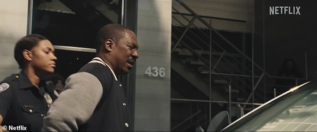 Официальный трейлер фильма, выпущенный в четверг, начинается с того, что персонаж Мерфи угоняет вертолет из полицейского управления Лос-Анджелеса.