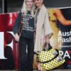 Джессика Роу посетила Австралийскую неделю моды в понедельник, чтобы поддержать свою дочь Аллегру Овертон, когда девочка дебютировала в модельном бизнесе.