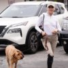 51-летнюю Сельму Блэр в среду заметили на побегушках в районе Студио-Сити в Лос-Анджелесе вместе со своей милой собакой Скаутом.