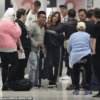 Мел Си путешествует по Австралии в рамках своего последнего диджейского тура.  А бывшая Spice Girl приземлилась в аэропорту Сиднея в воскресенье, где ее окружили нетерпеливые фанаты.  На фото