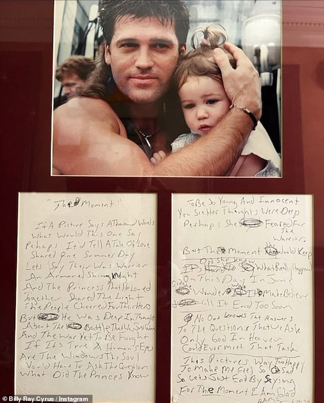 Билли поделился фотографией, на которой он изображен с дочерью Майли, а также стихотворением, которое он написал для нее в пятницу на фоне сообщения о разладе.