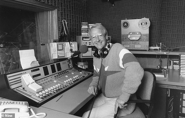 После печального известия о его кончине звезда программы «Эй, эй, это суббота» Марти Филдс вспомнил Джона как «ведущего диктора и невероятного пионера радио».