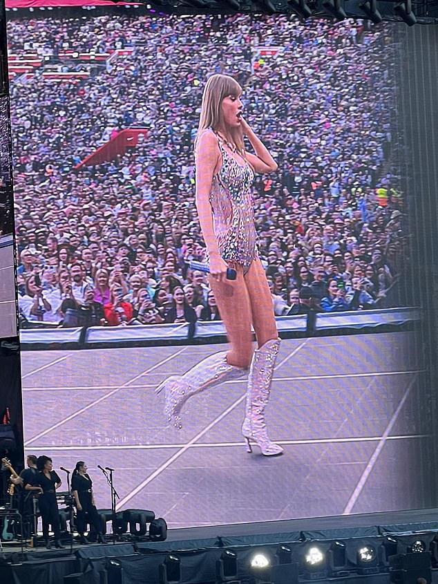 Американская поп-суперзвезда также выступала на 60-тысячном стадионе «Энфилд» в четверг и пятницу.