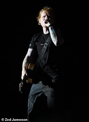 Он был на сцене во второй день выступления Rock в Рио-Лиссабоне.