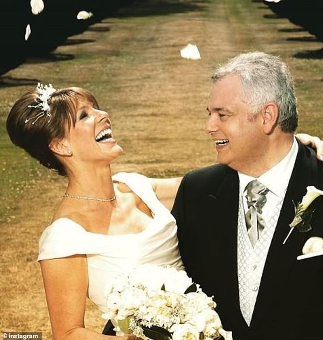 Имонн и Рут поженились в 2010 году после 13 лет совместной жизни на роскошной церемонии в великолепном отеле 19-го века в Хэмпшире The Elvetham.