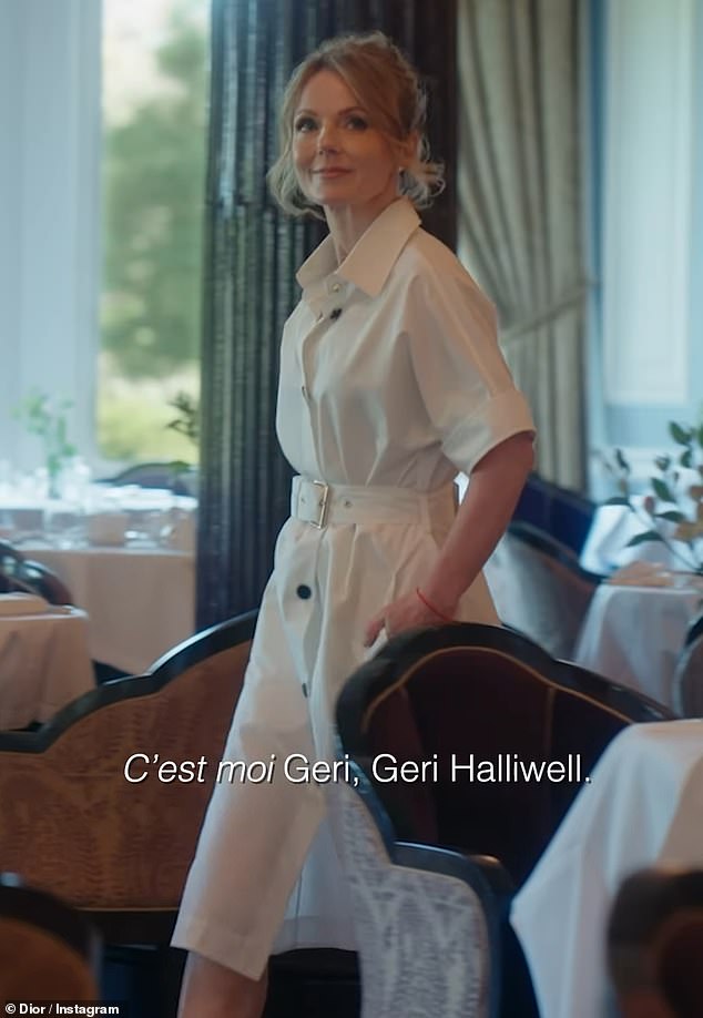 Одетая шикарно во все белое, она начала клип словами: «C'est moi Geri, Geri Halliwell», что переводится как «Это я, Джери, Джери Холливелл».