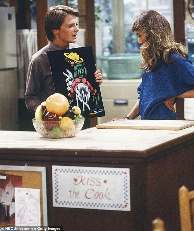 Майкл и Трейси впервые встретились в 1985 году, когда Трейси играла возлюбленную персонажа Майкла Алекса П. Китона в популярном ситкоме NBC «Семейные узы», но встречаться они начали только в 1987 году.
