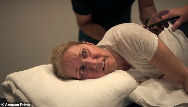 Селин Дион настояла на том, чтобы не вносились никакие изменения в новый душераздирающий документальный фильм о ее борьбе с синдромом скованности человека (ССП) после того, как ее сняли переживающей длительный спазм