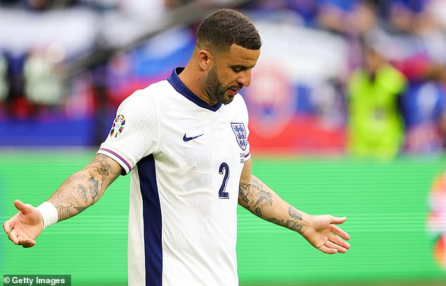 Кайл вошел в число 11 стартовых игроков решающего матча сборной Англии, который начался неудачно, когда Словакия забила гол в первые 25 минут.