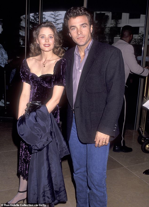 Йорка также поддерживала его жена Вики Мэннерс (на фото 1991 года).
