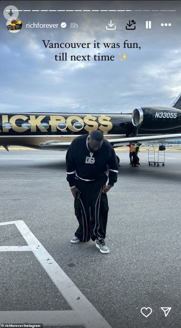 Росс не признался в драке в социальных сетях, хотя в понедельник он поделился фотографией, на которой он стоит перед своим частным самолетом.