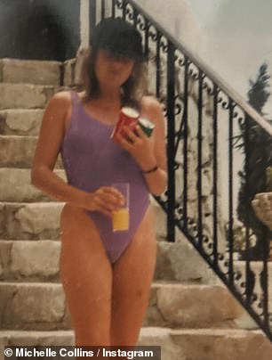 Мишель выглядела так, будто она постарела всего на день по сравнению со снимком 1989 года, где она была в сиреневом купальнике и бейсболке.