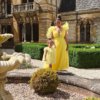 Годовалая дочь Леоны Льюис выглядела точной копией своей матери, когда пара появилась на снимках, опубликованных во вторник, в очаровательных одинаковых платьях принцессы из желтого тюля для свадьбы.