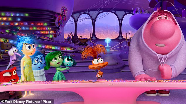 Inside Out 2 остается сильным претендентом, заработав здоровые $6,7 млн, замыкая пятерку лидеров в прокате США. Фильм является самым кассовым фильмом 2024 года, на данный момент с более чем $1,5 млрд продаж билетов по всему миру