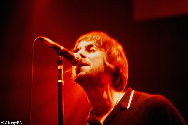 Сайт Oasis рухнул сразу после объявления, фанаты пришли в неистовство