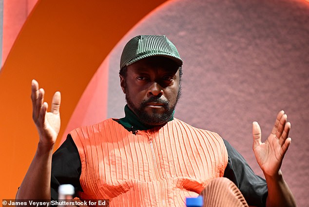 И вот теперь Will.I.Am утверждает, что он опередил его в этом году, поскольку его британский конкурс пения The Voice возвращается в 13-й сезон.