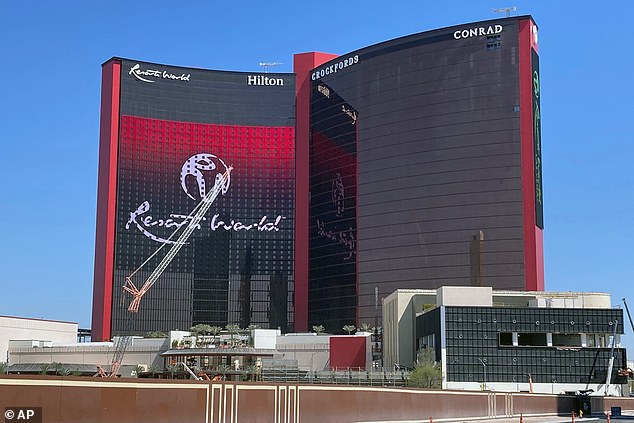 58-летняя культовая певица начнет серию концертов в Resorts World Las Vegas, первые выступления которой запланированы на праздничный сезон, — DailyMail.com может подтвердить