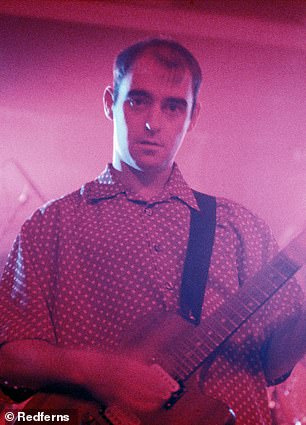 Bonehead выступает с Oasis