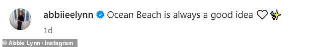 На одном из снимков звезда позировала рядом со своей подругой, которая была в похожем наряде, а Эбби подписала свой пост: «Оушен-Бич — всегда хорошая идея».