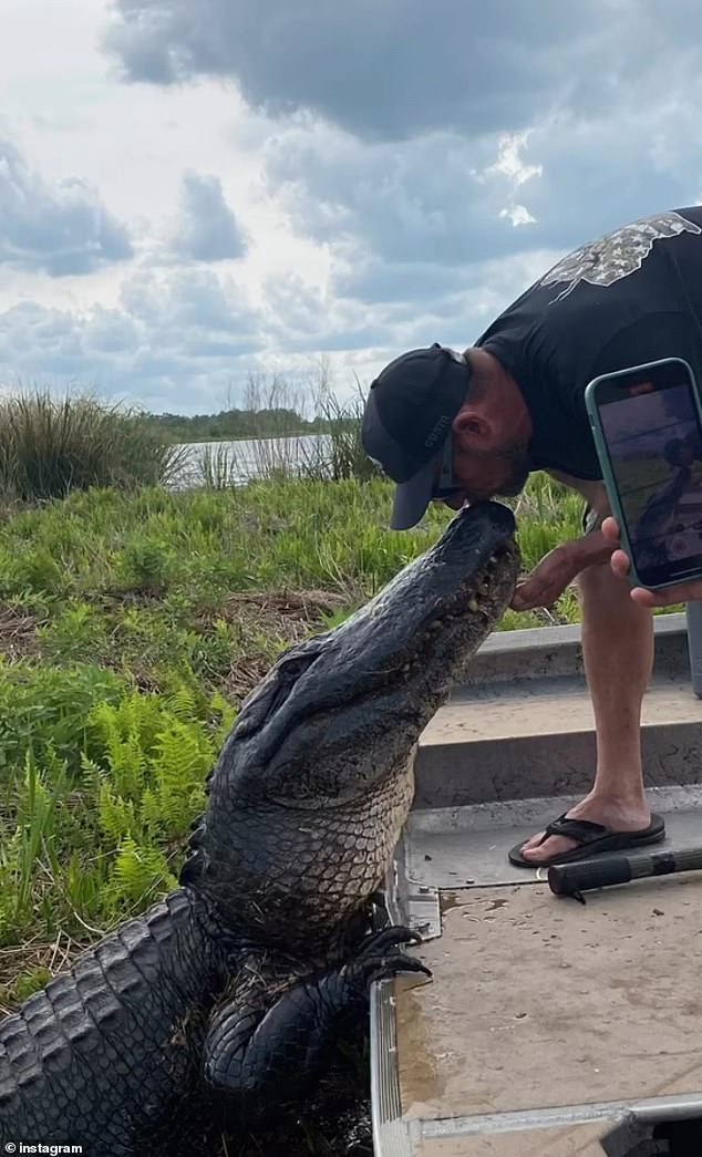 В 2019 году Лана поделилась в Instagram фотографией, на которой Джереми целует аллигатора. В то время и Лана, и Джереми были в отношениях с другими людьми.