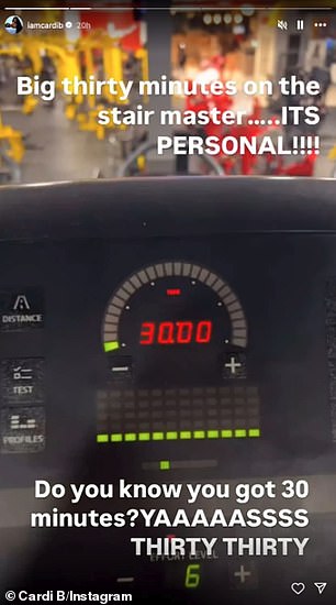 Она тратит 30 минут на StairMaster, чтобы вернуть свое тело после рождения ребенка.