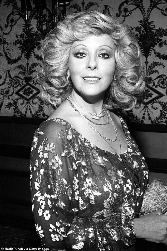 Самые знаковые роли Пиналь появились позже, в 1960-х годах, когда она сотрудничала с известным режиссером Бунюэлем, которого многие считают одним из величайших режиссеров всех времен.