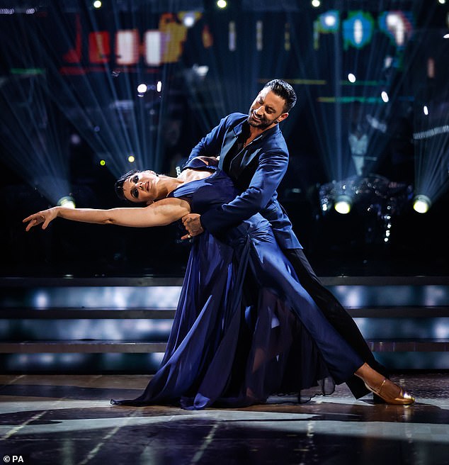 Алиджаз объявил о своем возвращении в Strictly в июле после того, как было подтверждено, что Джованни Пернис не вернется в состав из-за расследования его неправомерного поведения.