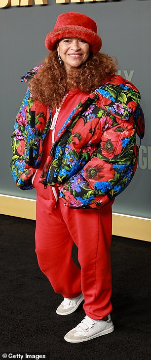 74-летняя Дебби Аллен продемонстрировала яркий и смелый ансамбль.