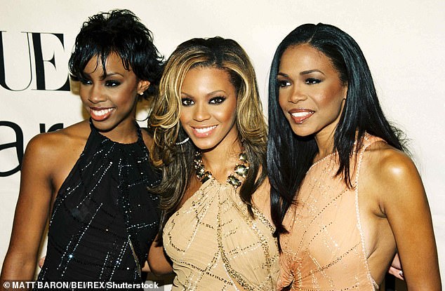 Уильямс и Бейонсе были товарищами по группе в Destiny's Child вместе с Роулендом (на фото 2000 года).