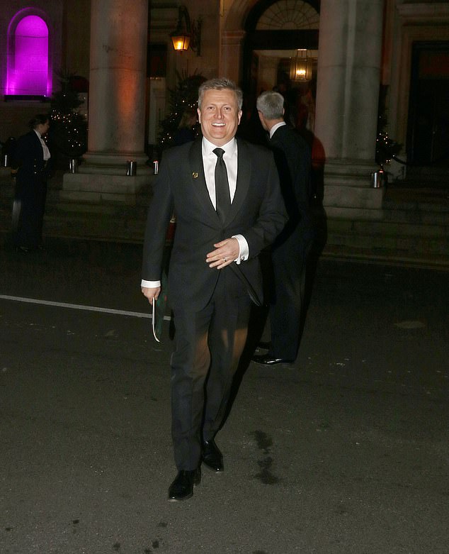 Алед Джонс замечен покидающим мероприятие