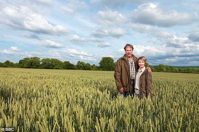 Любимая драма BBC выходит в эфир с 1951 года, и среди ее поклонников есть королева Камилла, которая устроила прием для актеров в Кларенс-Хаусе по случаю 70-летия в 2021 году.