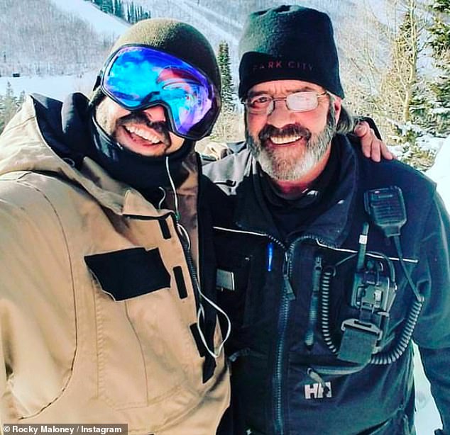 Брат Кэти, фотограф Рокки Мэлони, ранее опубликовал в Instagram собственное сообщение, в котором объявил, что их отец умер, и отдал трогательную дань уважения.