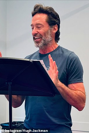 Однако не все фанаты были впечатлены его очевидным талантом, и в комментариях раскритиковали звезду за его новый роман с Саттон Фостер.