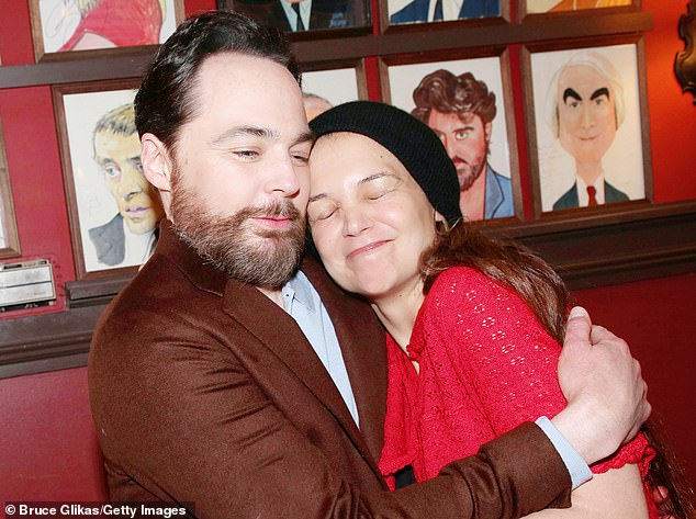 «Я люблю тебя, @therealjimparsons», — хлестнула Холмс в подписи к своему посту в Instagram; коллеги, которых видели 7 января
