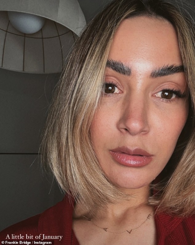 Фрэнки поделилась слезливым селфи в Instagram, чтобы отметить свой «синий понедельник» всего через несколько часов после того, как муж Уэйн резко отказался от ссоры с KSI.