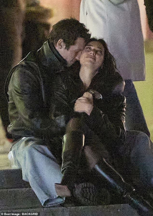 Turner и Dua Pack на КПК после их еды в ресторане Parcelles с звездой Мишлена на Rue Da Chapon