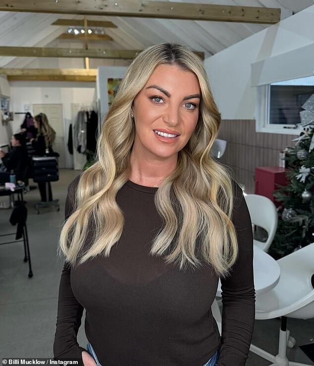 Билли Маклоу пришла в ярость, когда она отписалась от бывшего Энди Кэрролла за то, что он «пихнул» свои новые отношения с Лу Тисдейлом «ей в лицо» постоянными постами в социальных сетях.